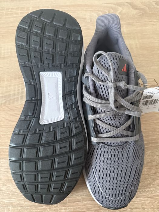 Кроссовки Adidas мужские 41 размер
