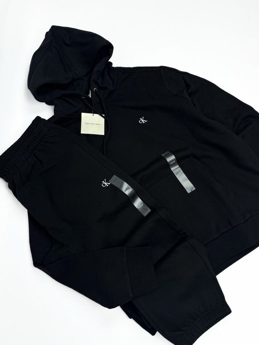 Чоловічий костюм Calvin Klein