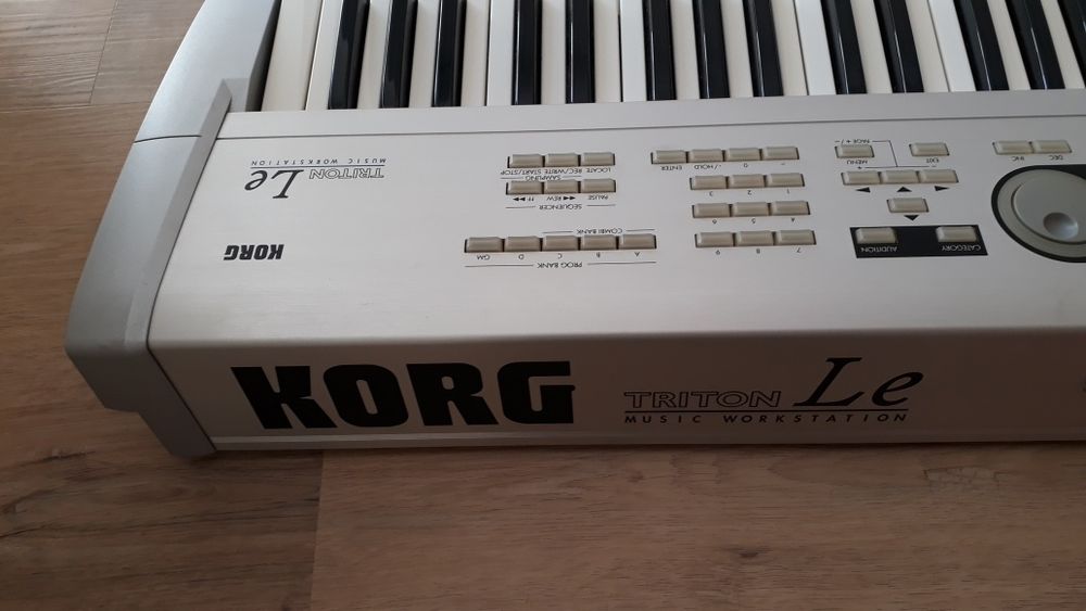 Синтезатор korg triton le 61