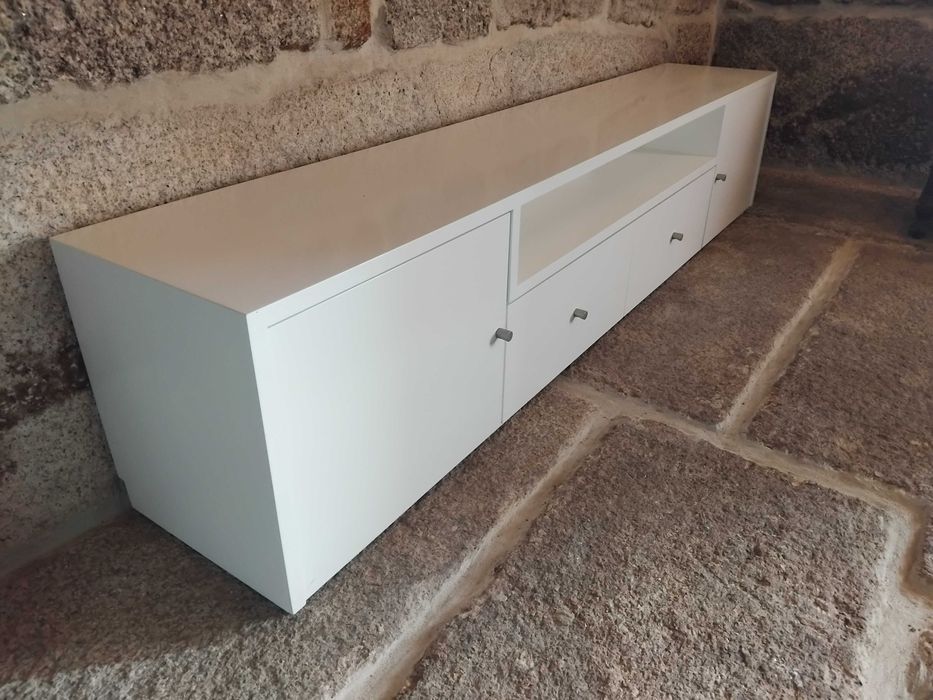 Móvel TV em branco