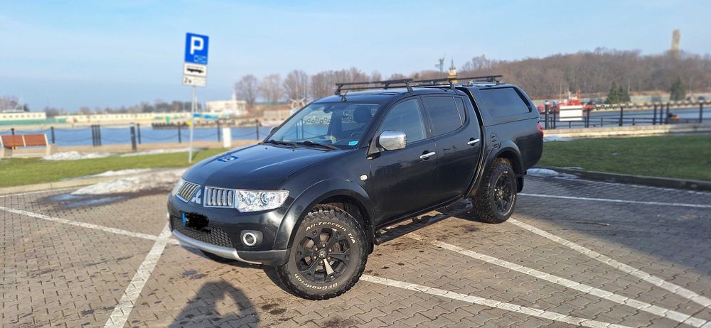 Mitsubishi L200 Pickup z 2011 PILNIE