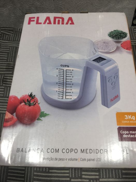 Balanca com copo medidor