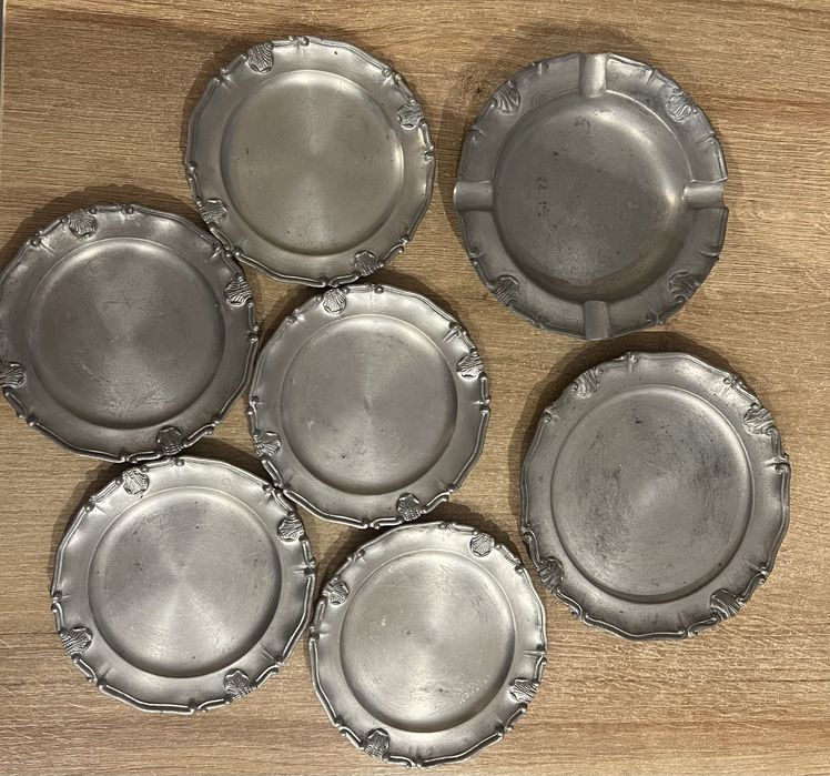 Cynowe talerzyki i popielniczka Les Potstainiers Hutois