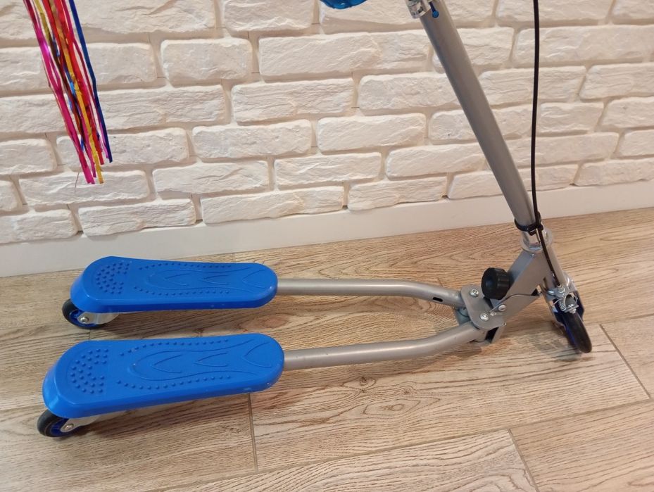 Hulajnoga trójkołowa balansowa