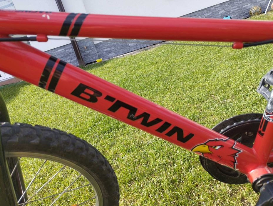 Rower b-twin czerwony