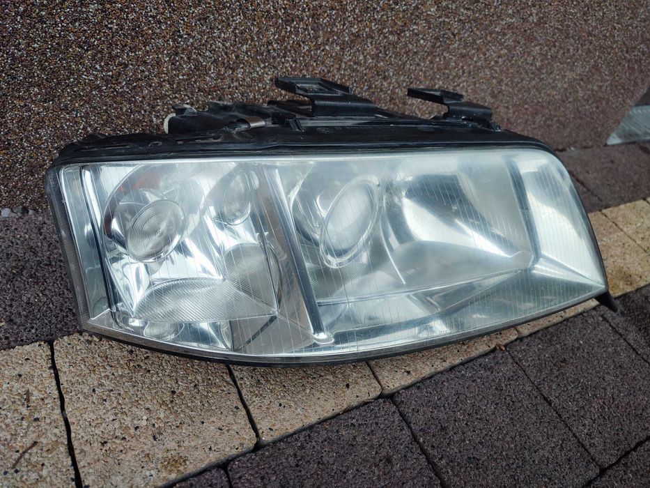 Lampa Przednia Prawa Hella Audi A6 C5 2000r