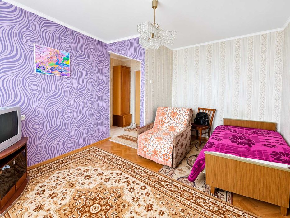 продаю 1 комнатную квартиру Космонавтов 98