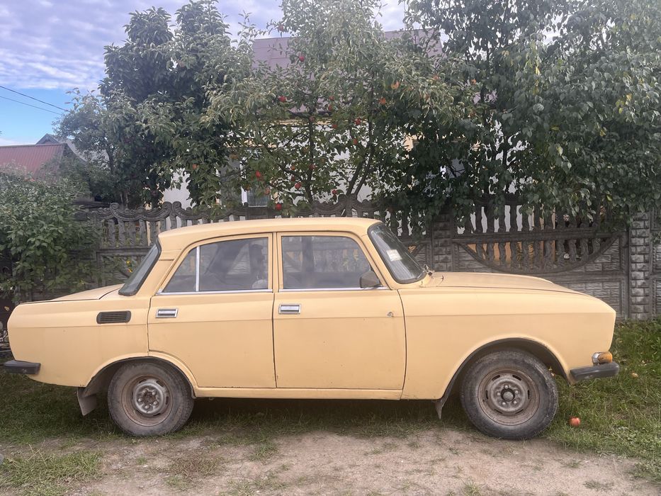 Продам москвич збереженому стані.
