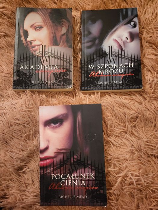 Seria "Akademia wampirów" Richelle Mead