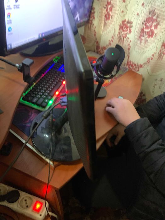 продам  Монитор 18.5" Samsung SA100 (S19A100N)