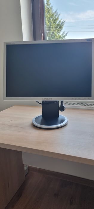 Monitor Samsung 950BW 19"