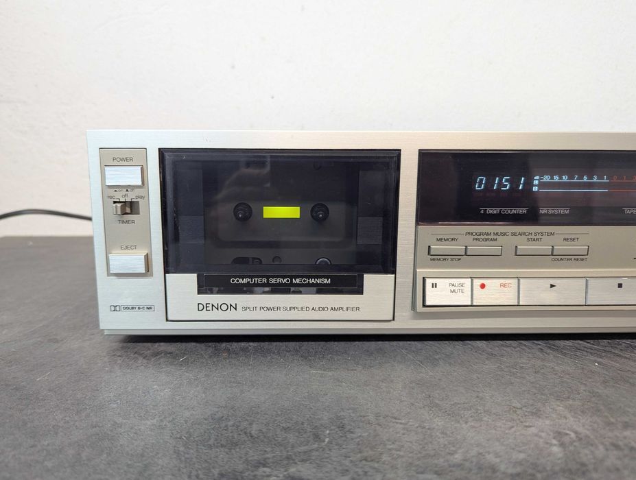 Касетна дека Denon DR-M11.