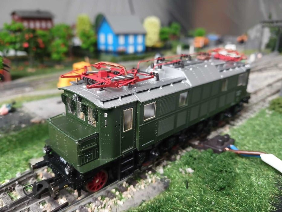 Super lokomotywa elektrowóz H0 ROCO E17 DCC - jazda + oświetl.