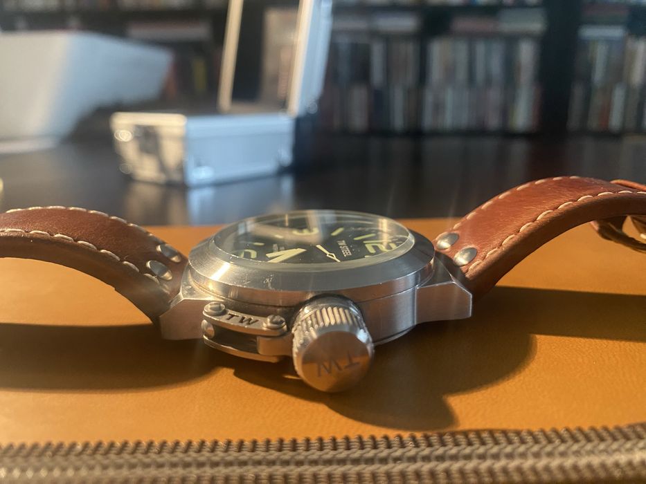 TW Steel Canteen com coroa de rosca