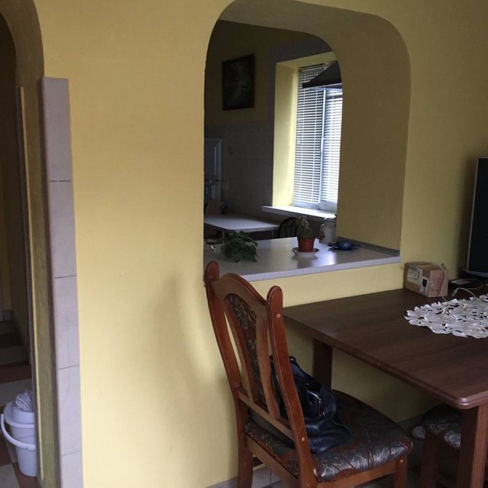 Продається 1/2 приватного будинку.