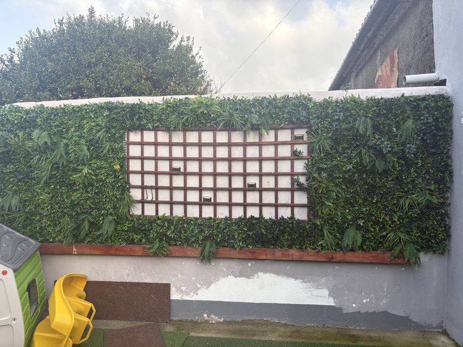 Painel flores plastico