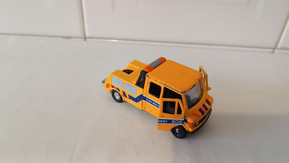 Mercedes Benz . Camião de Reboque. 12 cm