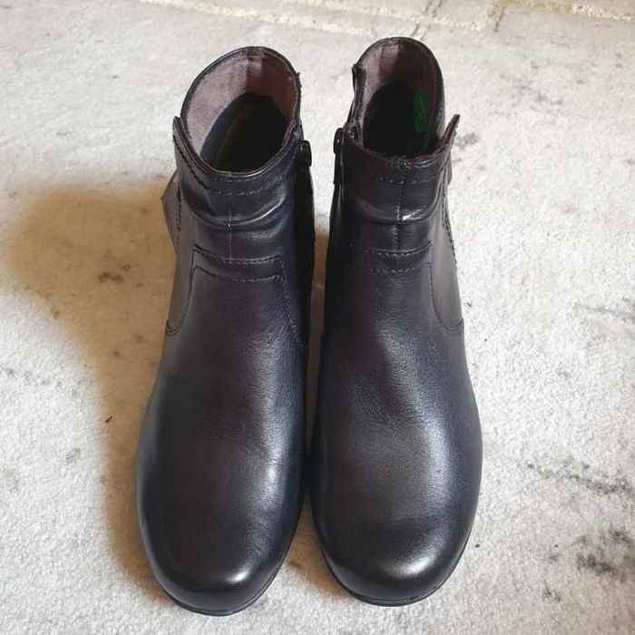 Buty brązowe na obcasie