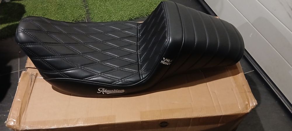Advanblack Harley Davidson  Siedzenie  Turing