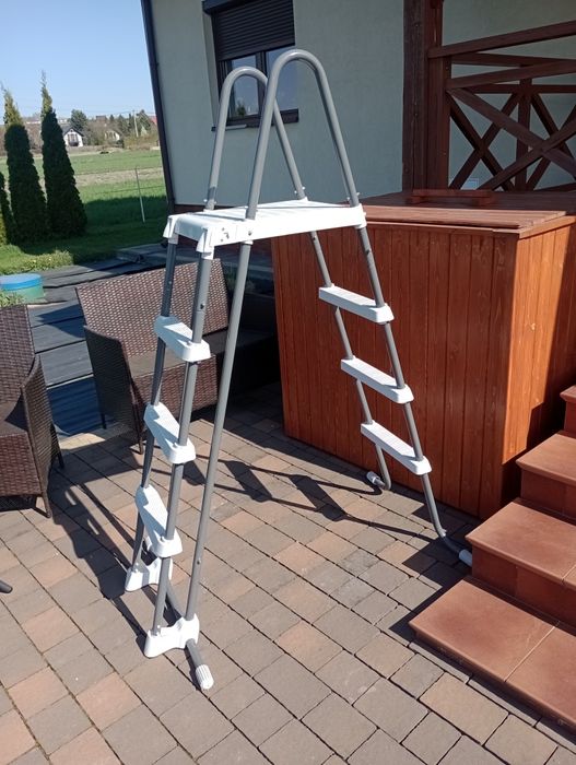 Drabinka do basenu/mausera Bestway  132 cm