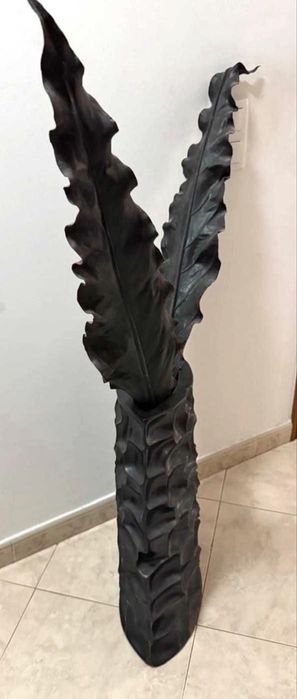 Jarra / Vaso Decorativo Preto Grande com Folhas