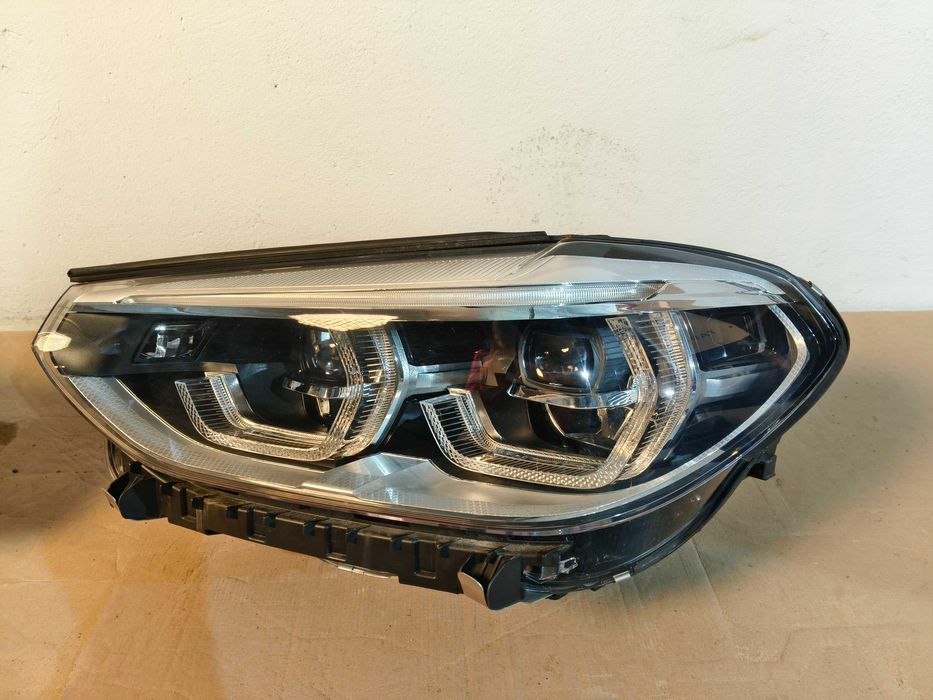 Передні ліхтарі BMW X3 G01 в наявності