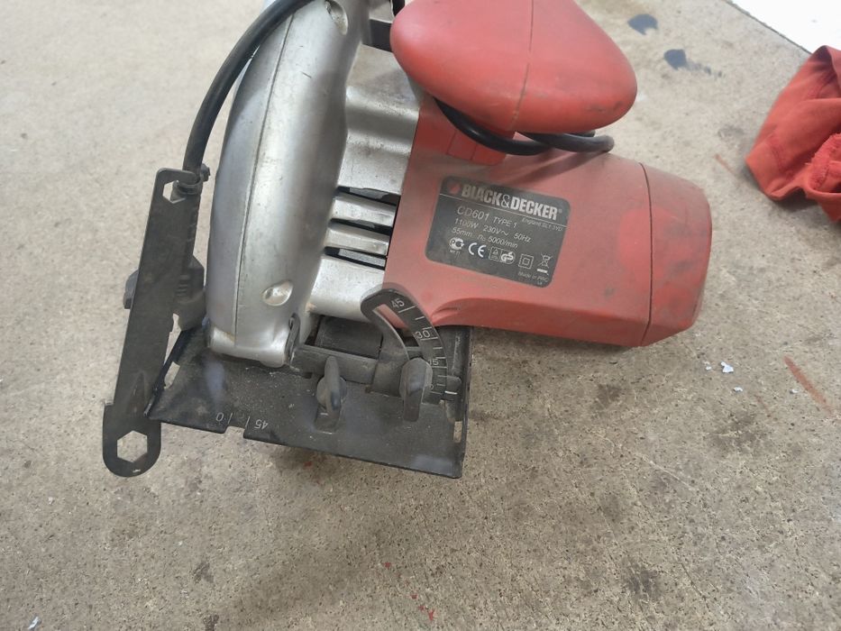 Циреулярна пила. паркетка. пилка. торцовка