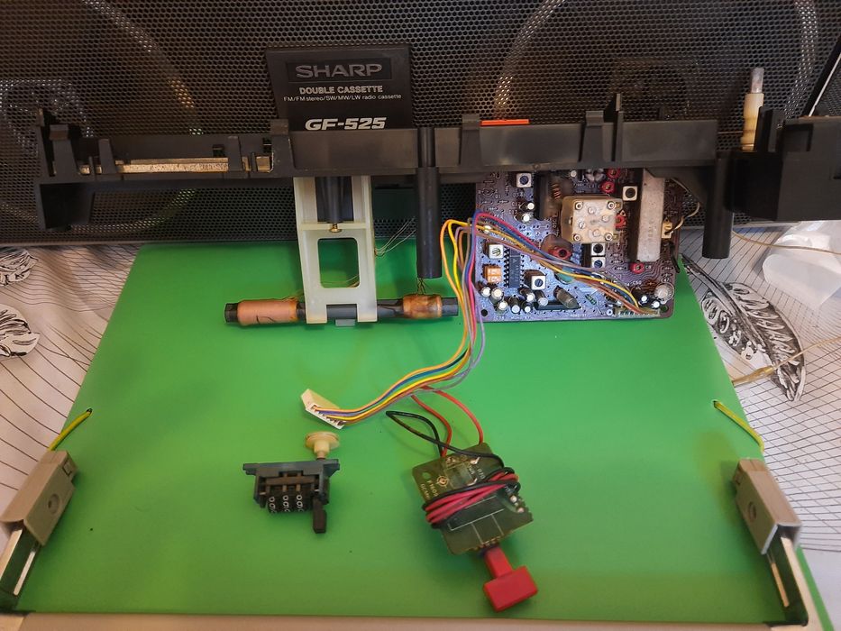 Продам проверенные запчасти магнитофон  sharp 700