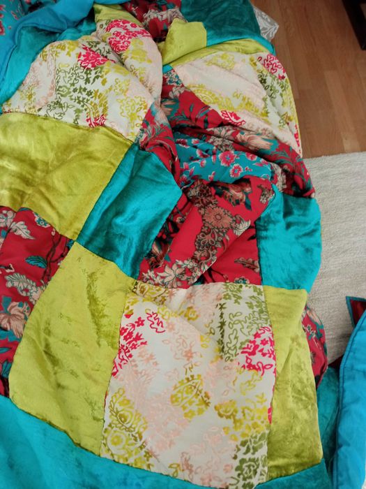 Curtains and Bedspread64751425414017123