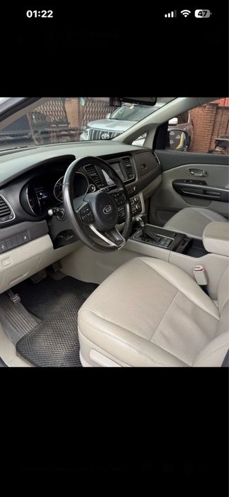 Kia Carnival 2017 з Кореї. 7 місць. Дизель 2.2. Ідеальний стан