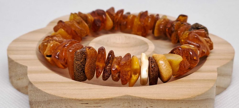 Bransoletka z bursztynu bałtyckiego sieczka polerowana koniakowa #206