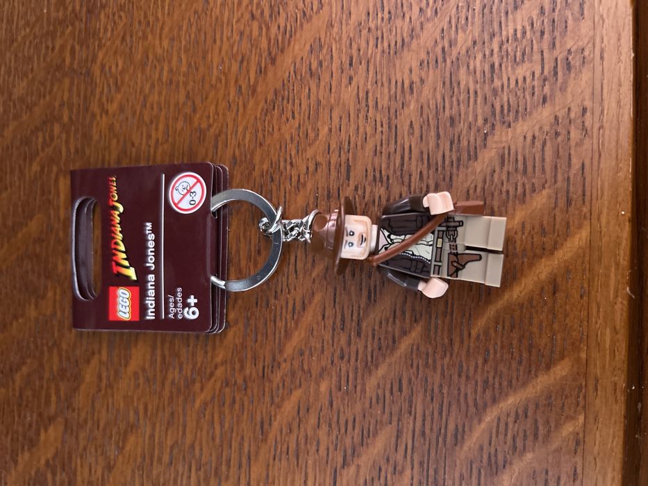 Brelok indiana jones lego