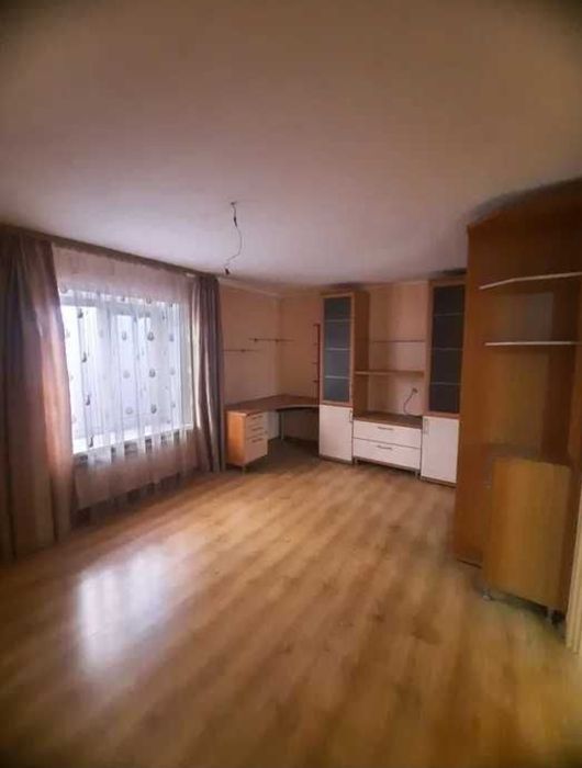 Продаж будинку центр міста