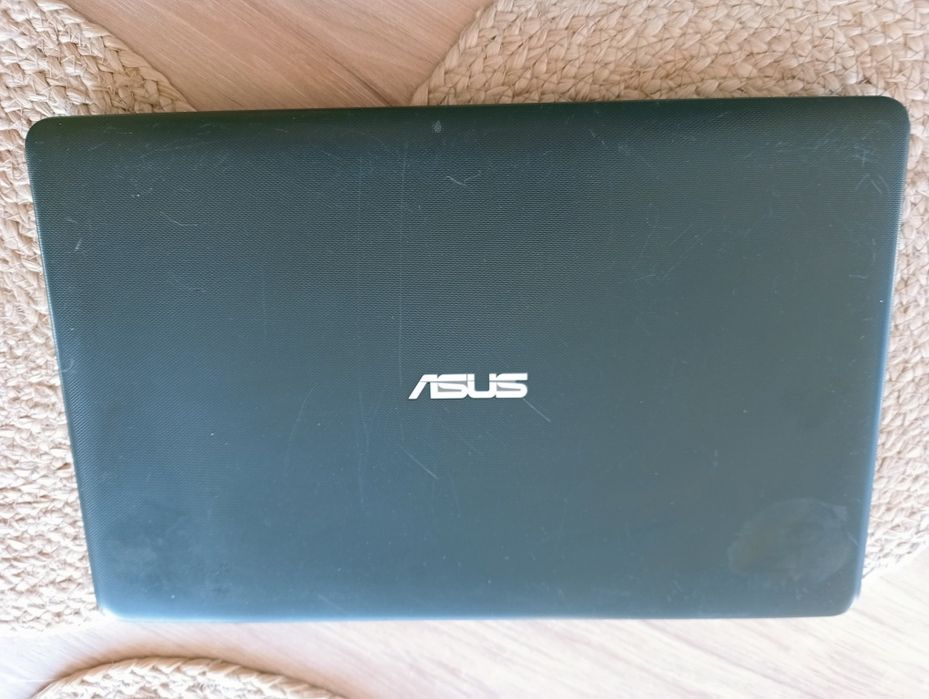 Laptop Asus R752L i5 5200U 8GB GeForce GT 840M