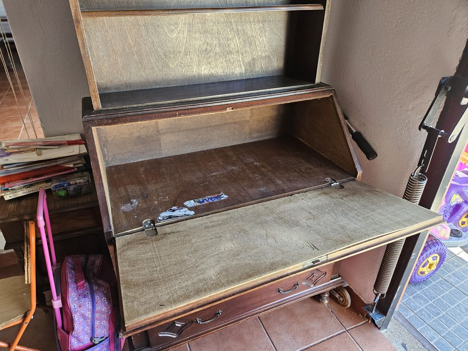 Escravaninha com gavetas