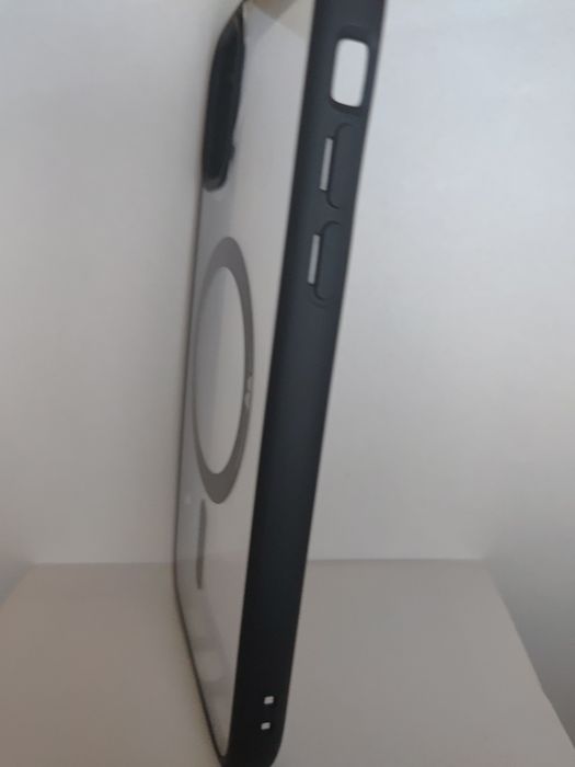 Etui przezroczyste MagSafe do iPhone 11 – nowe