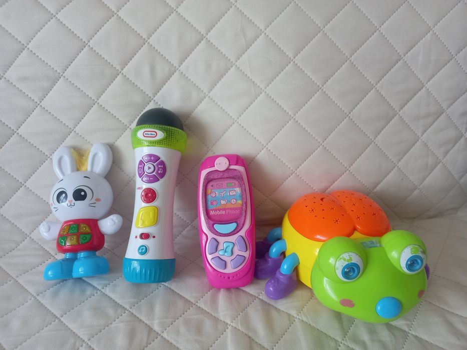 Музичні розвиваючі іграшки