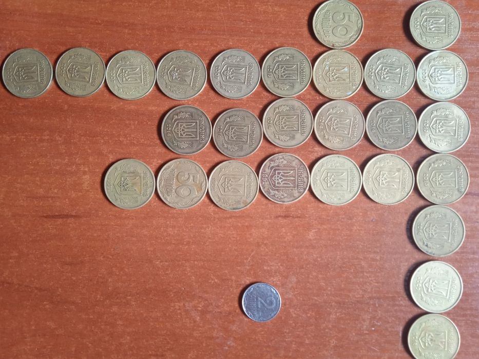 Продам монети України