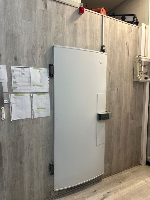 CÂMARA FRIGORÍFICA PROFISSIONAL COMPLETA