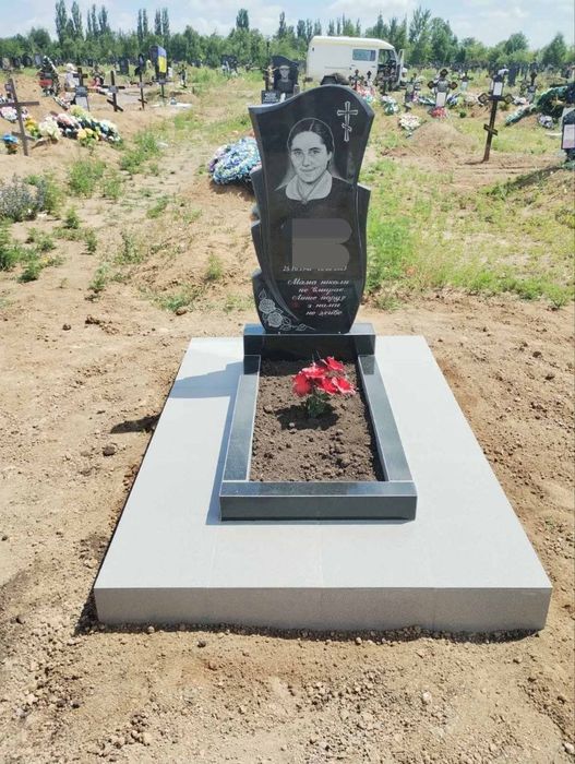 Гранитные памятники