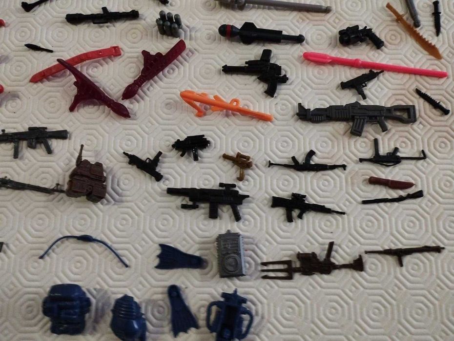 Lote Amas e Acessorios - gijoe - star wars - a-team - lanards - ect...