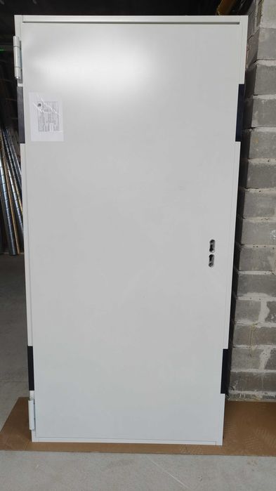Drzwi techniczne EI30 ognioodporne 90 P/L RAL9002 + drzwi ZK ISO 80/90