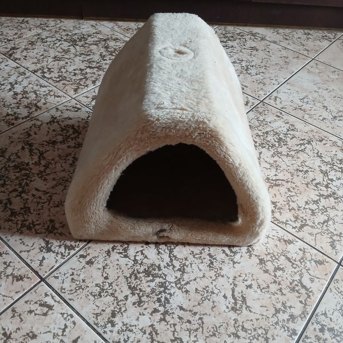 Кошкин дом и когтеточка. Котячий будиночок та драпка