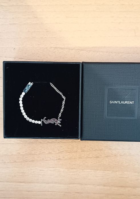 Yves Saint Laurent (YSL)