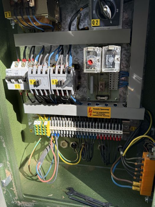 Шпонозшивач, шпонозклеювальний верстат Kuper