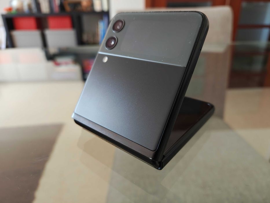 Samsung Galaxy Z Flip 3 - 128Gb | 8Gb RAM