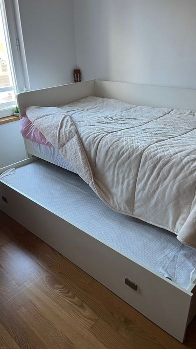 Cama dupla com inferior retrátil