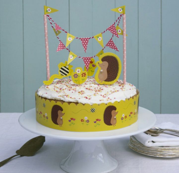 Jeżykowa dekoracja tortu