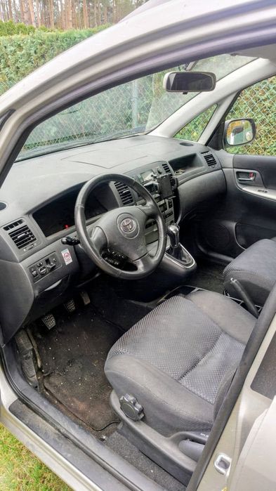 Toyota Corolla Verso minivan