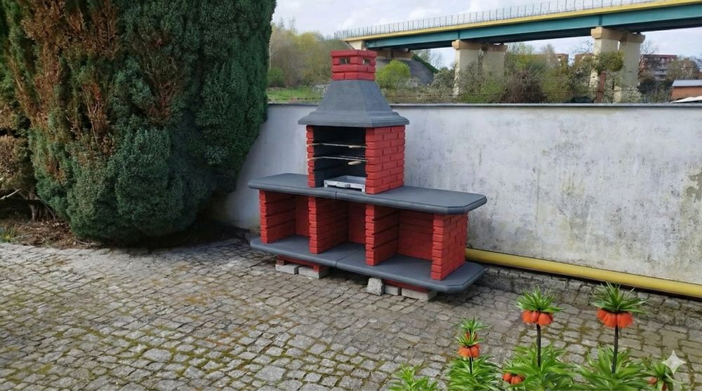 Solidny grill betonowy - nowoczesny design, trwała konstrukcja